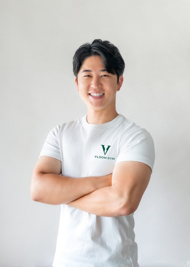 trainer 000 VLOOM GYM 忙しい人でも続けやすい、自由が丘の30分パーソナルジム。
